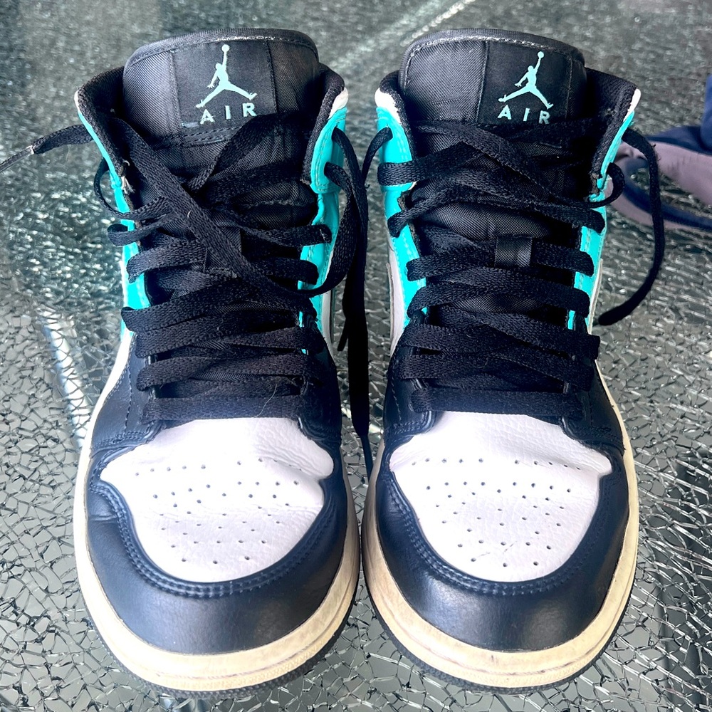 Air Jordan 1 Mid ‘Tropical Twist'